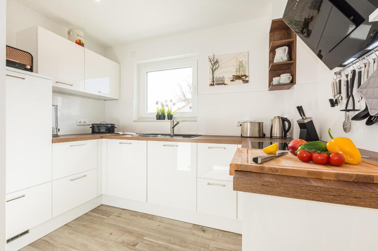 Ferienhaus-See-Sauna-Kamin-Hund Mit E-Ladestation 克拉科夫西 外观 照片